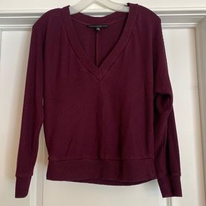 White House Black Market Ribbed Plum V-Neck X-Small Sweater, EUC